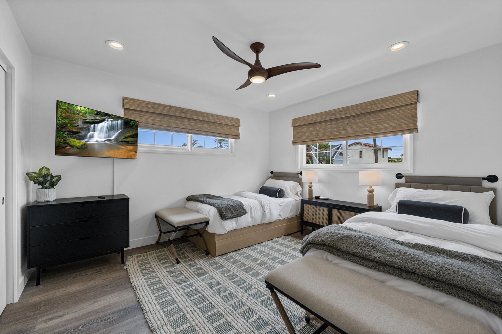 Guest bedroom with 2 twin beds on main level