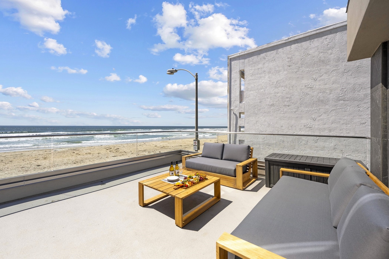 Beach and Pacific Ocean views