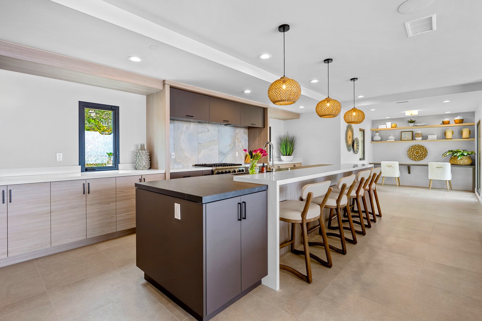 Spacious and modern kitchen