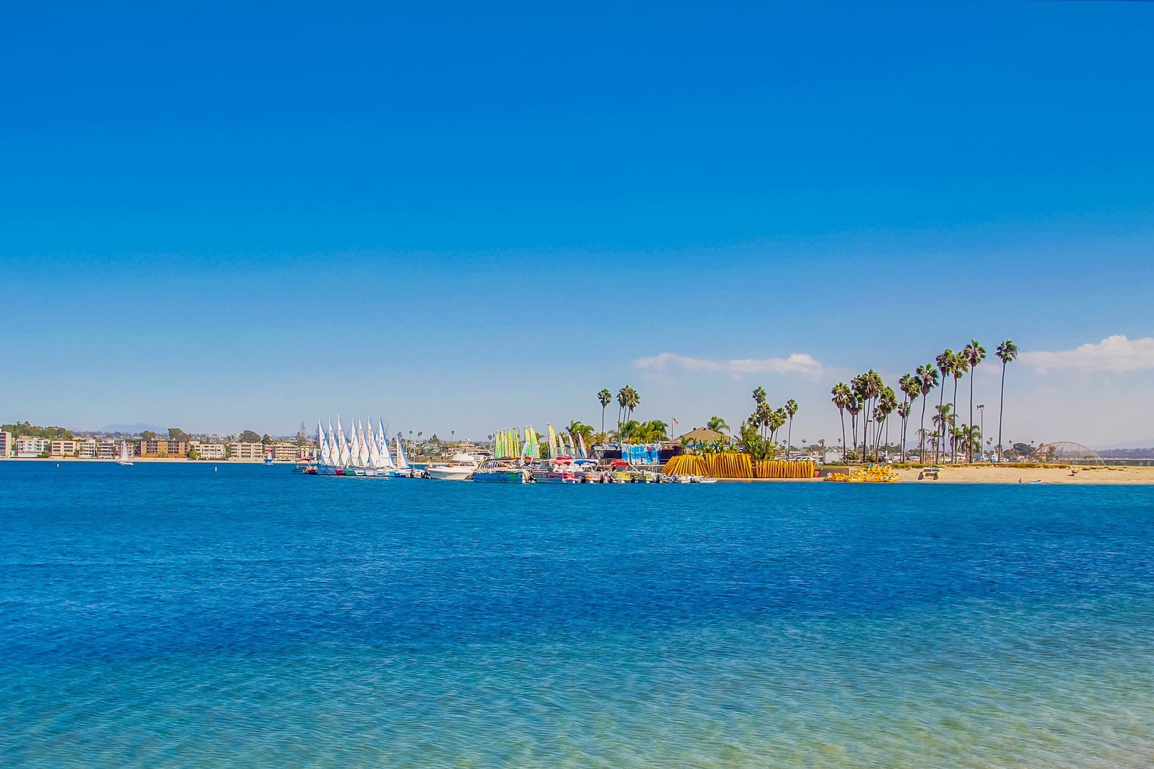 Mission Bay Aquatic Center is nearby