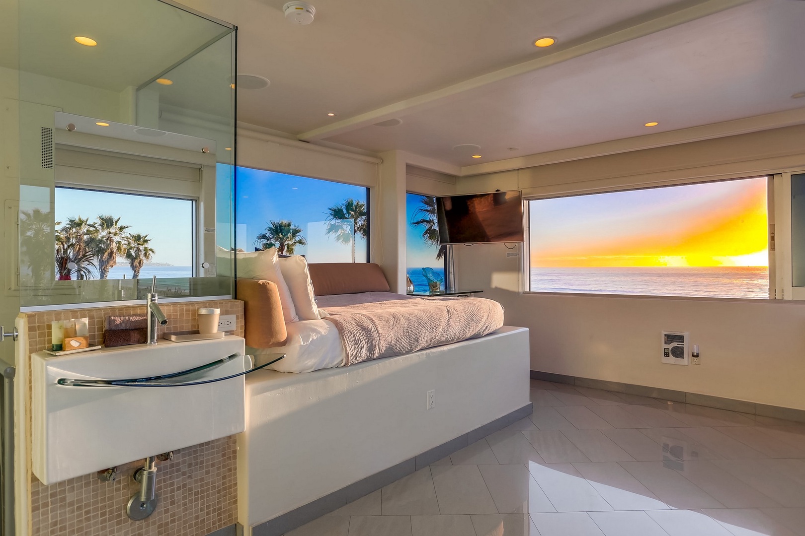 Upstairs penthouse bedroom