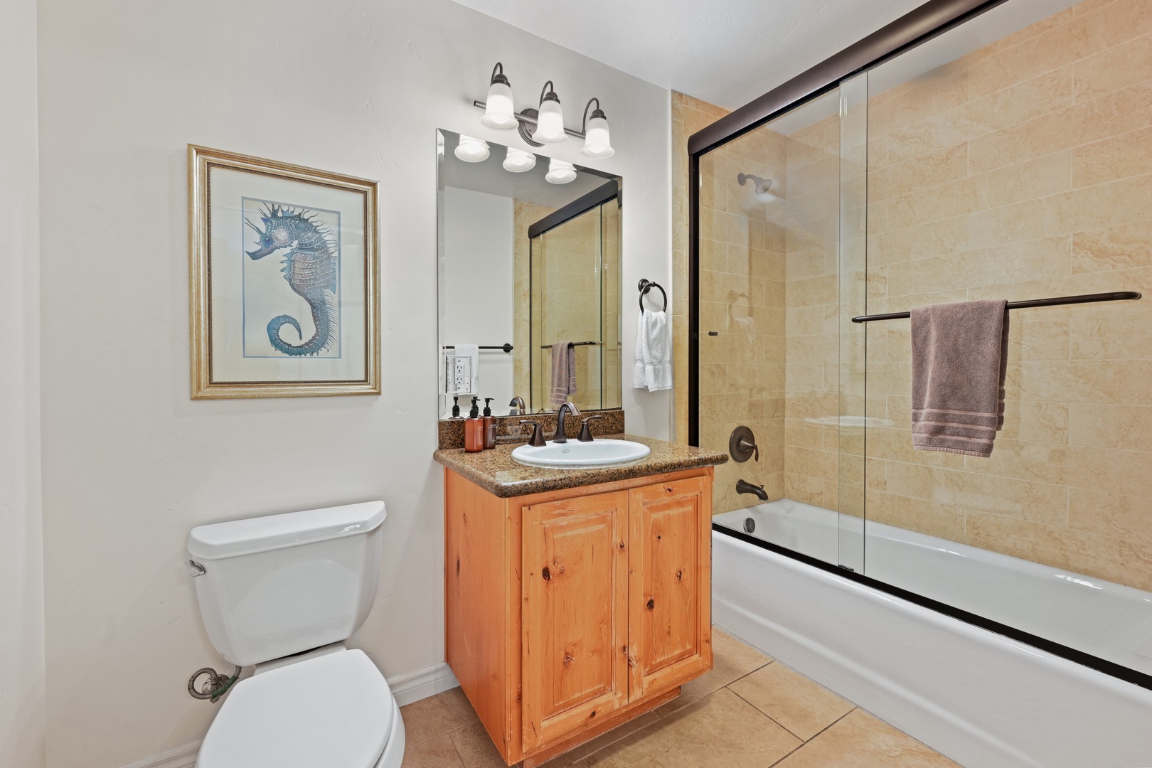 Bedroom 3 en suite bathroom