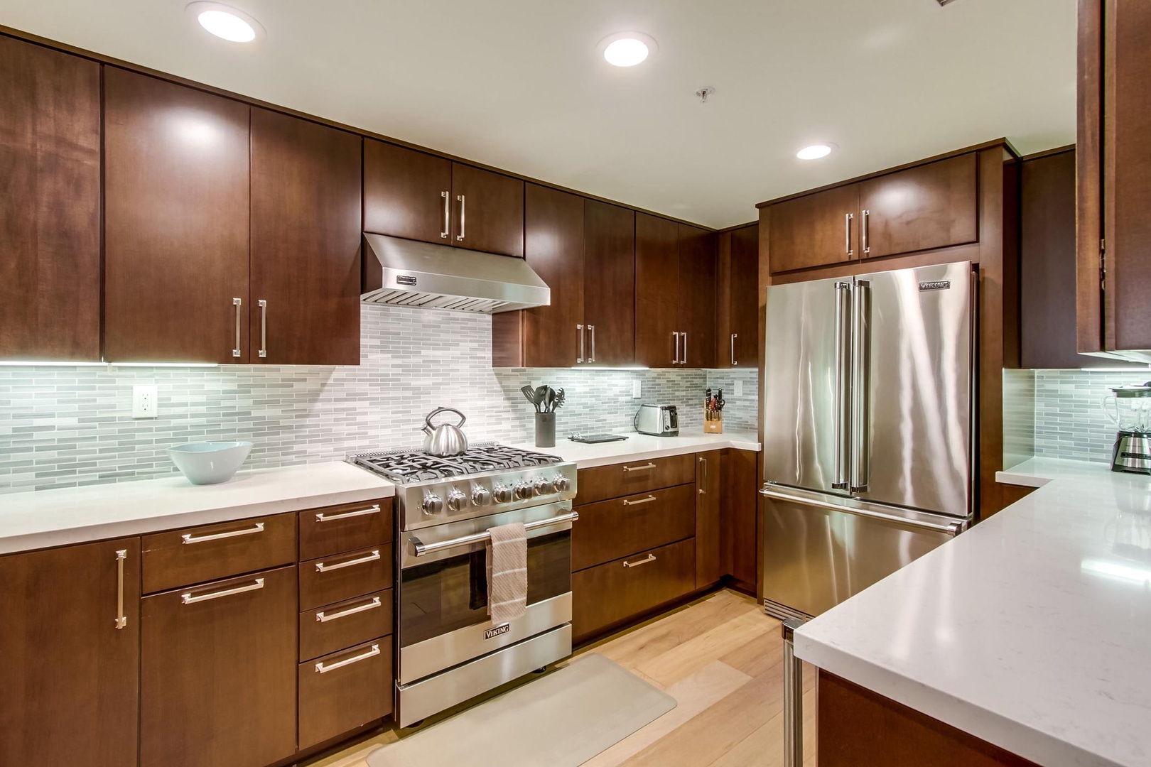 Beautifully appointed kitchen