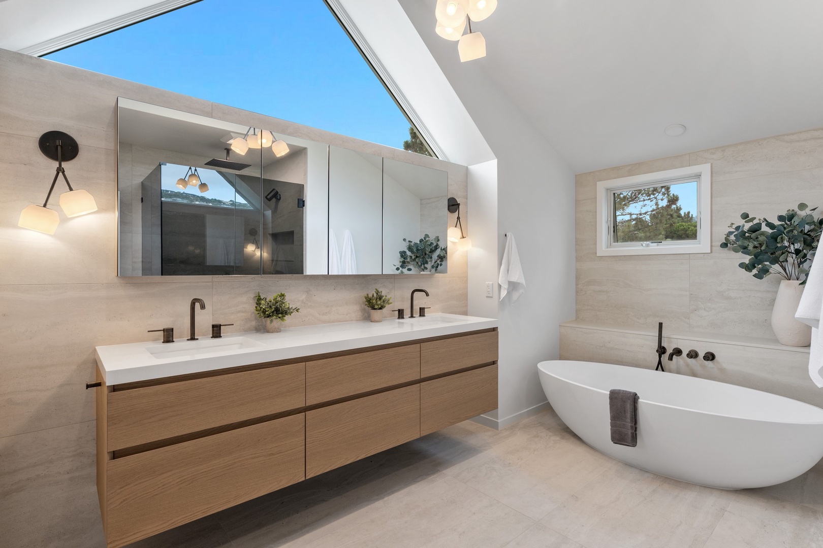 En-suite bathroom