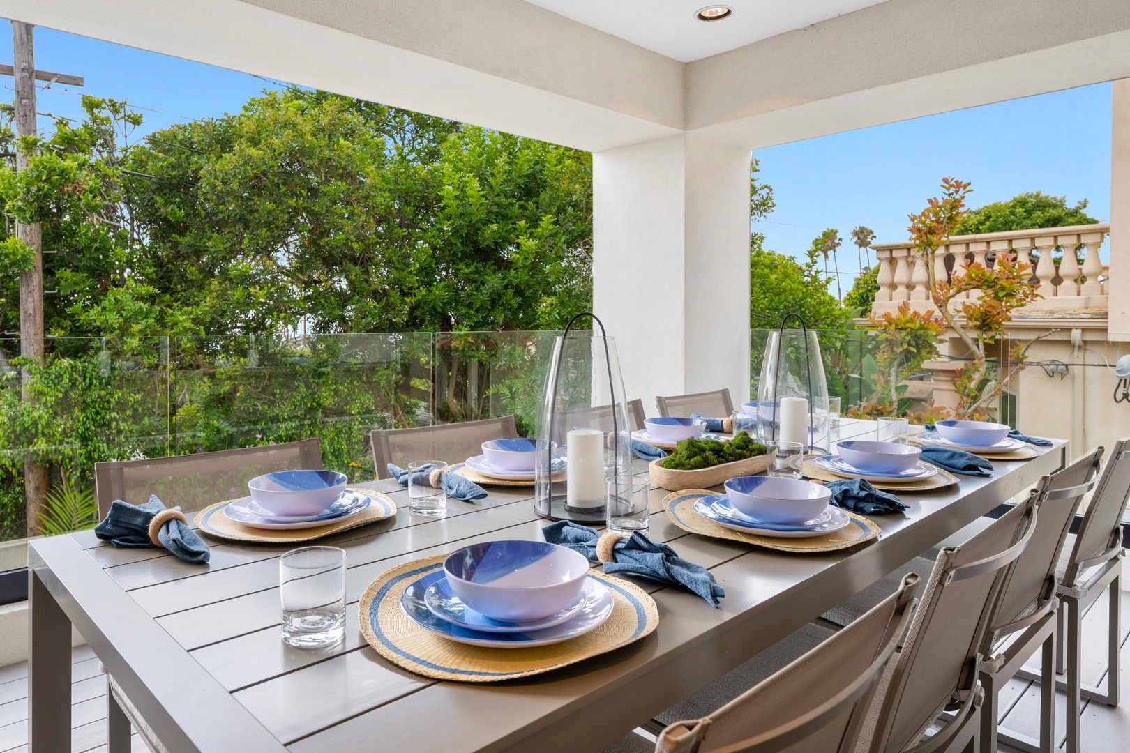 Main-level patio dining for 8