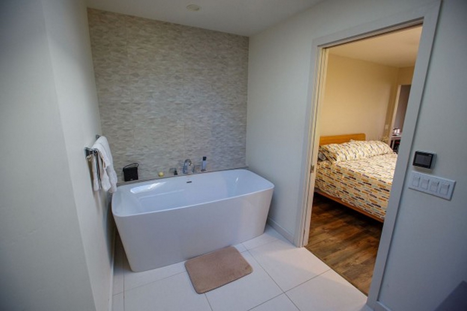 Bedroom 4 En Suite Bath