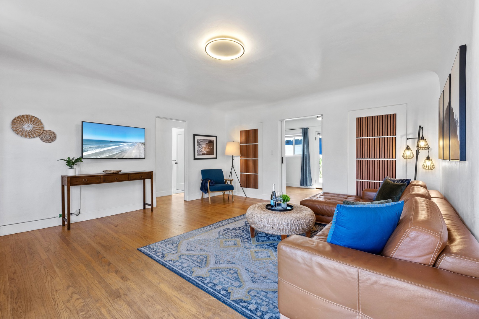 Living area with flat screen TV