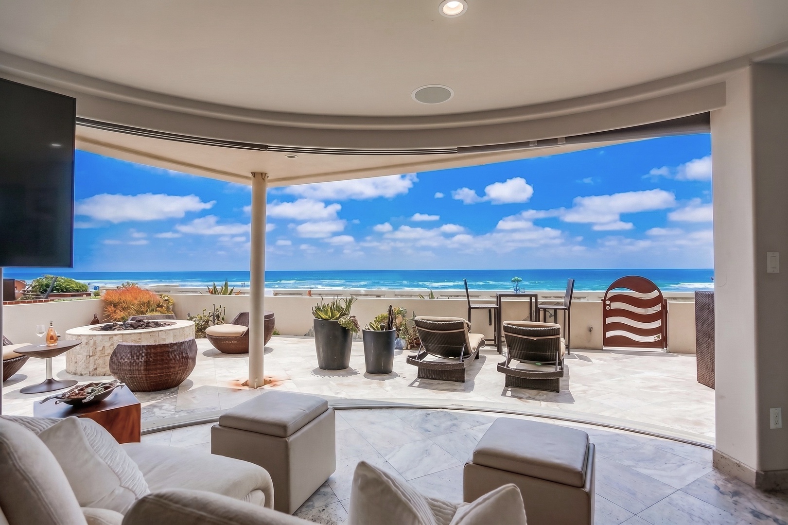 Indoor / Outdoor Mission Beach Living