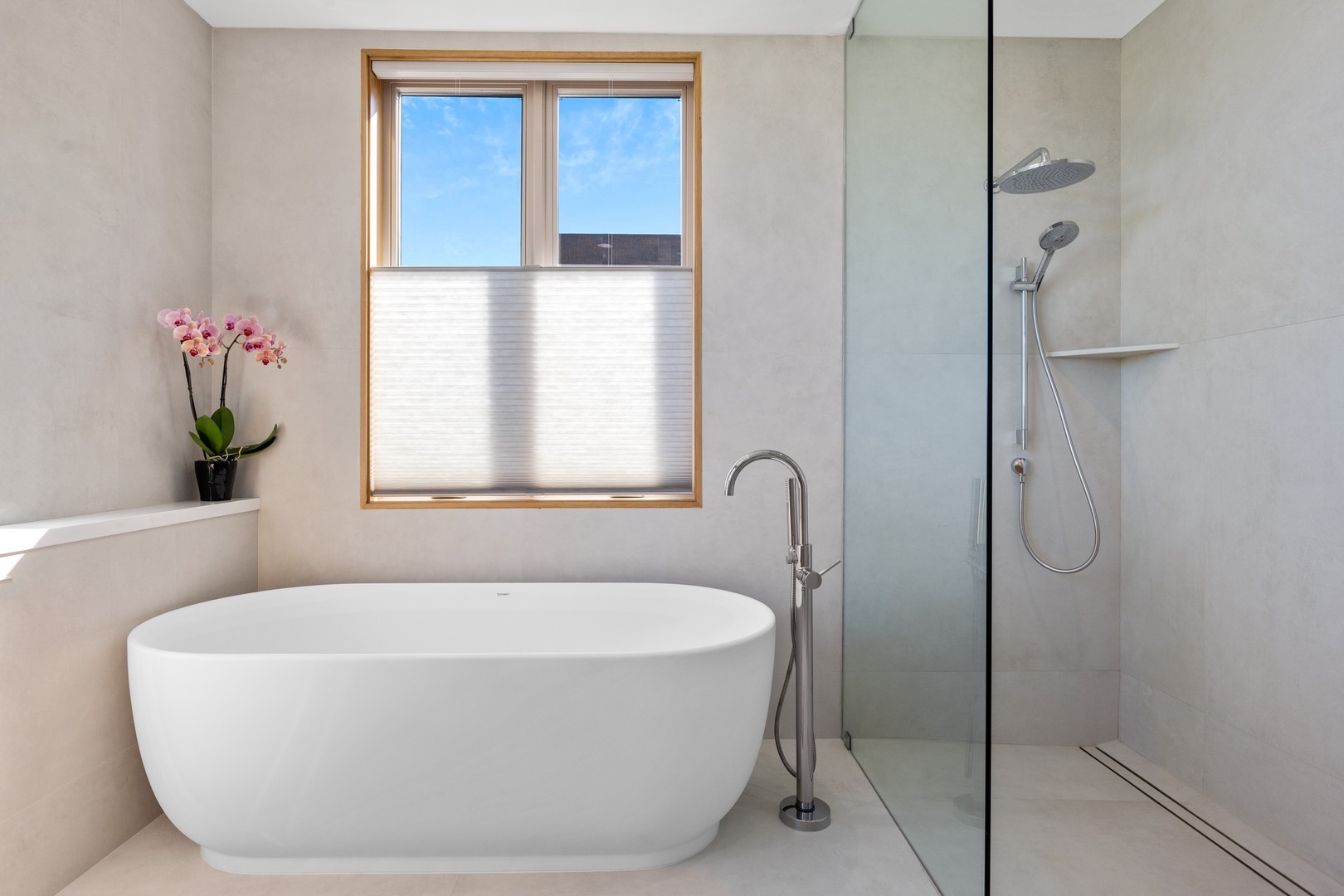 Soaking tub and shower