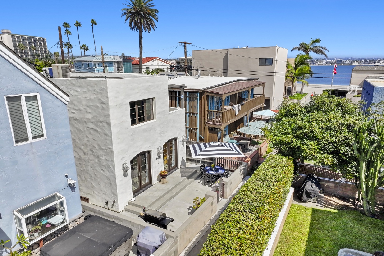 2 homes from the bay