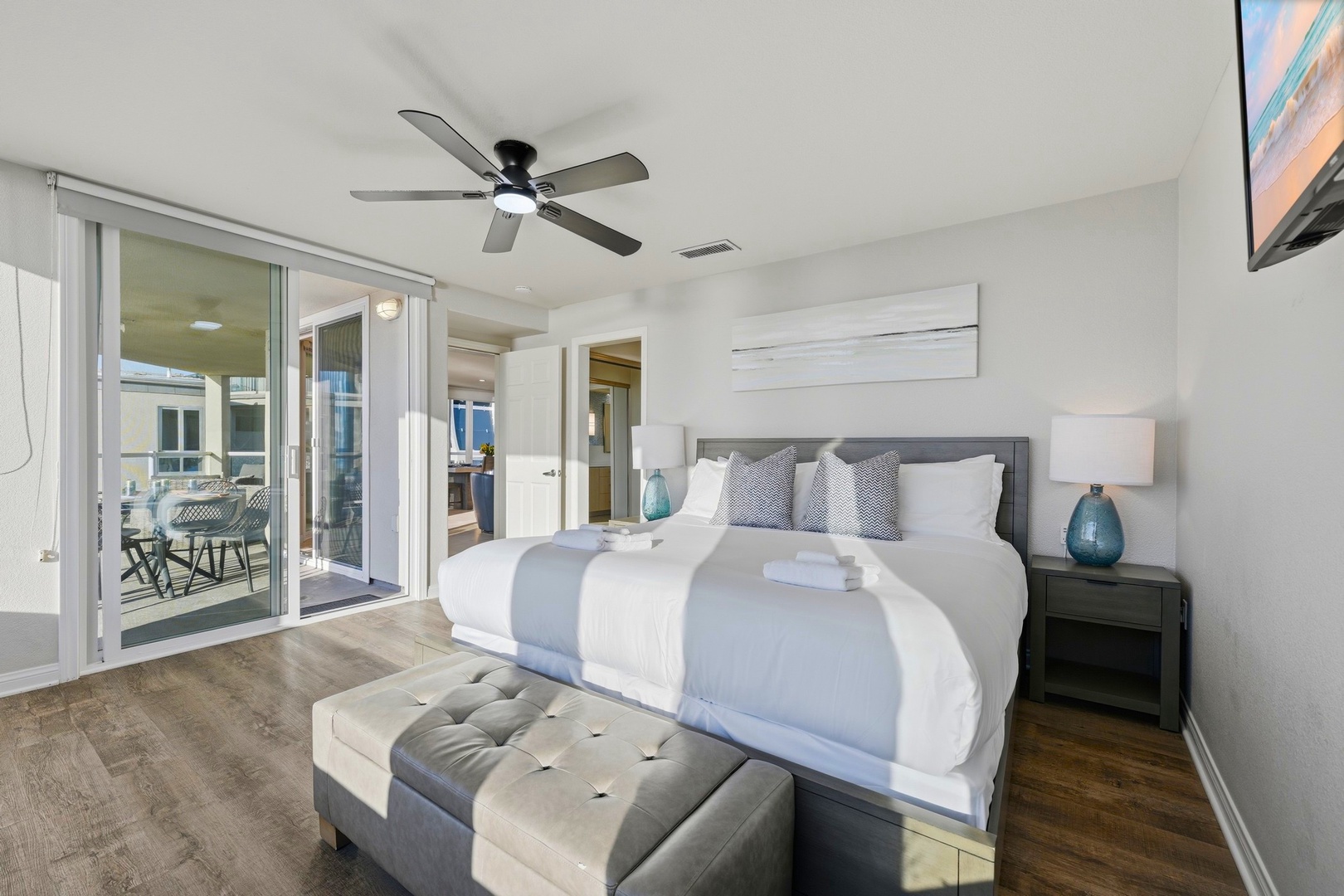 Primary suite with ocean view access
