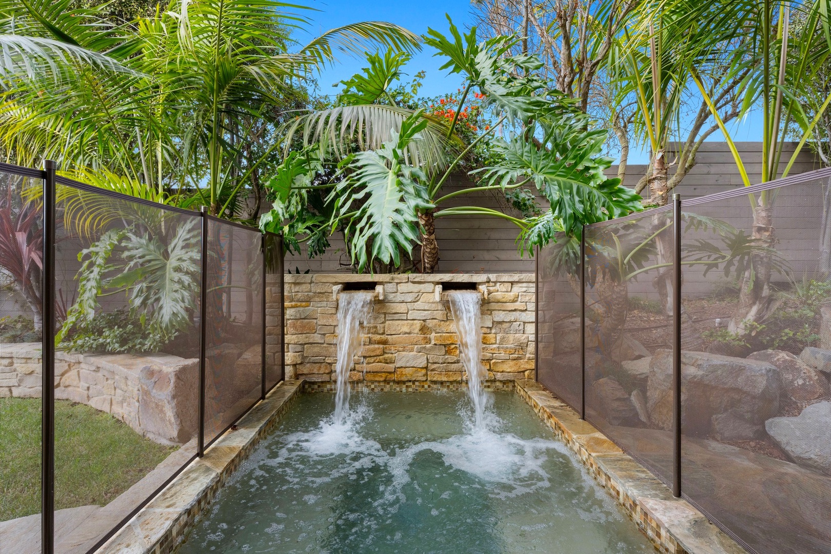 Built-in spa with water feature
