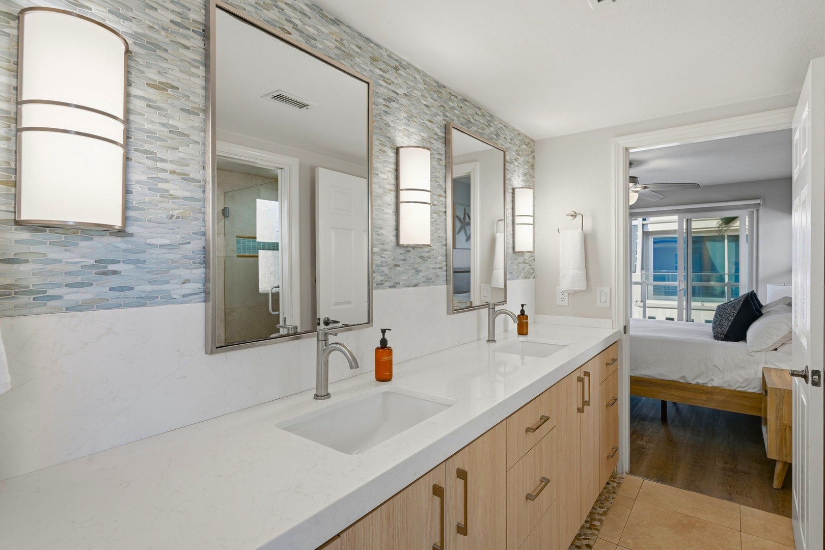 Bathroom between Bedrooms 2 and 3