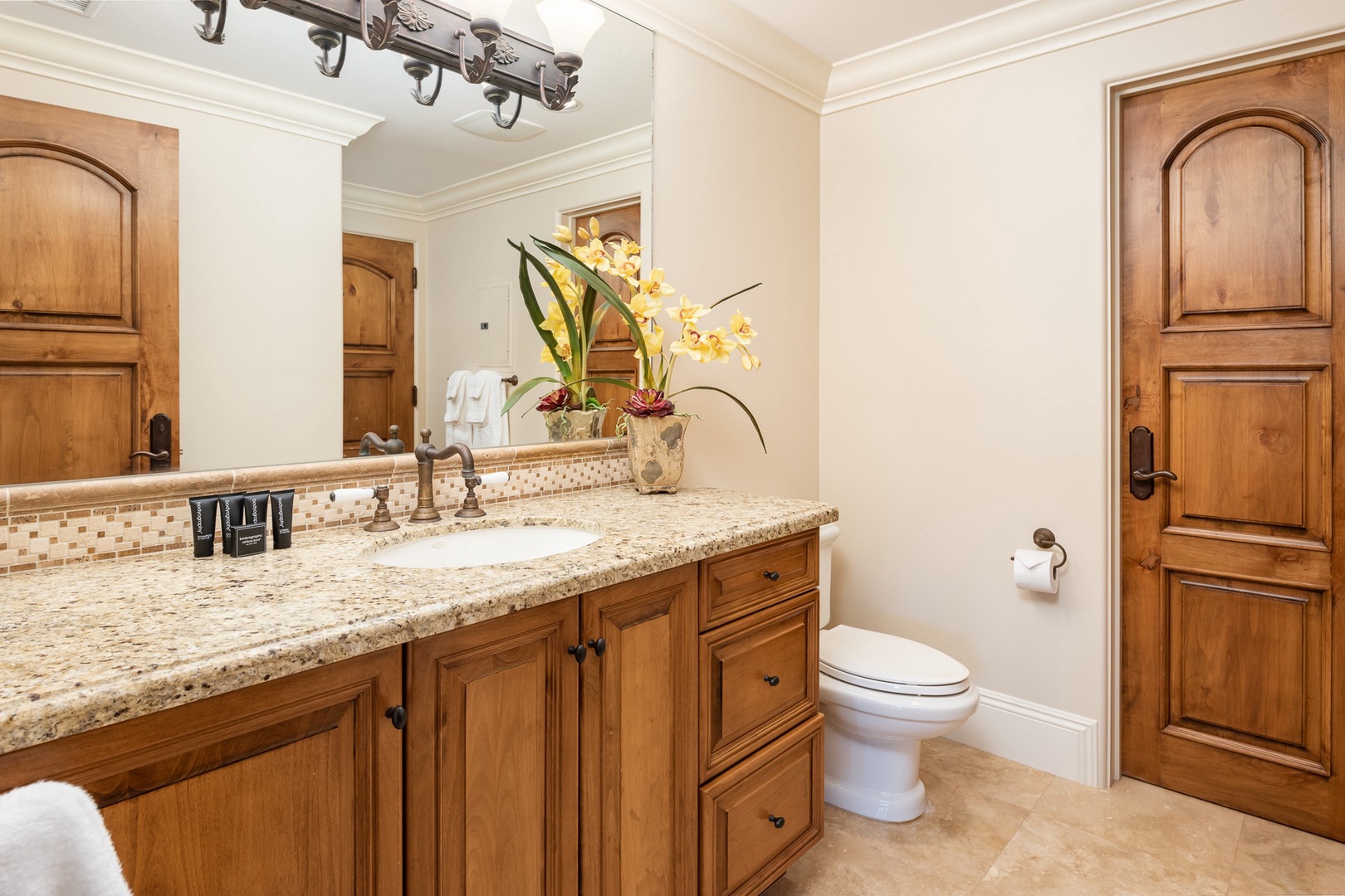 Bedroom 4 en suite bathroom