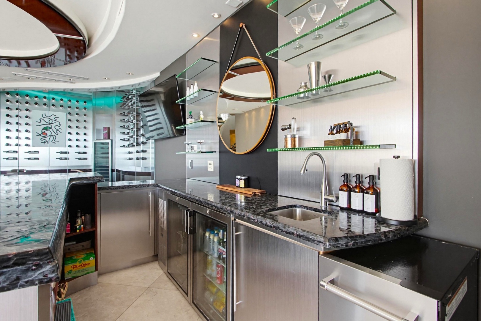 Lounge bar for entertaining
