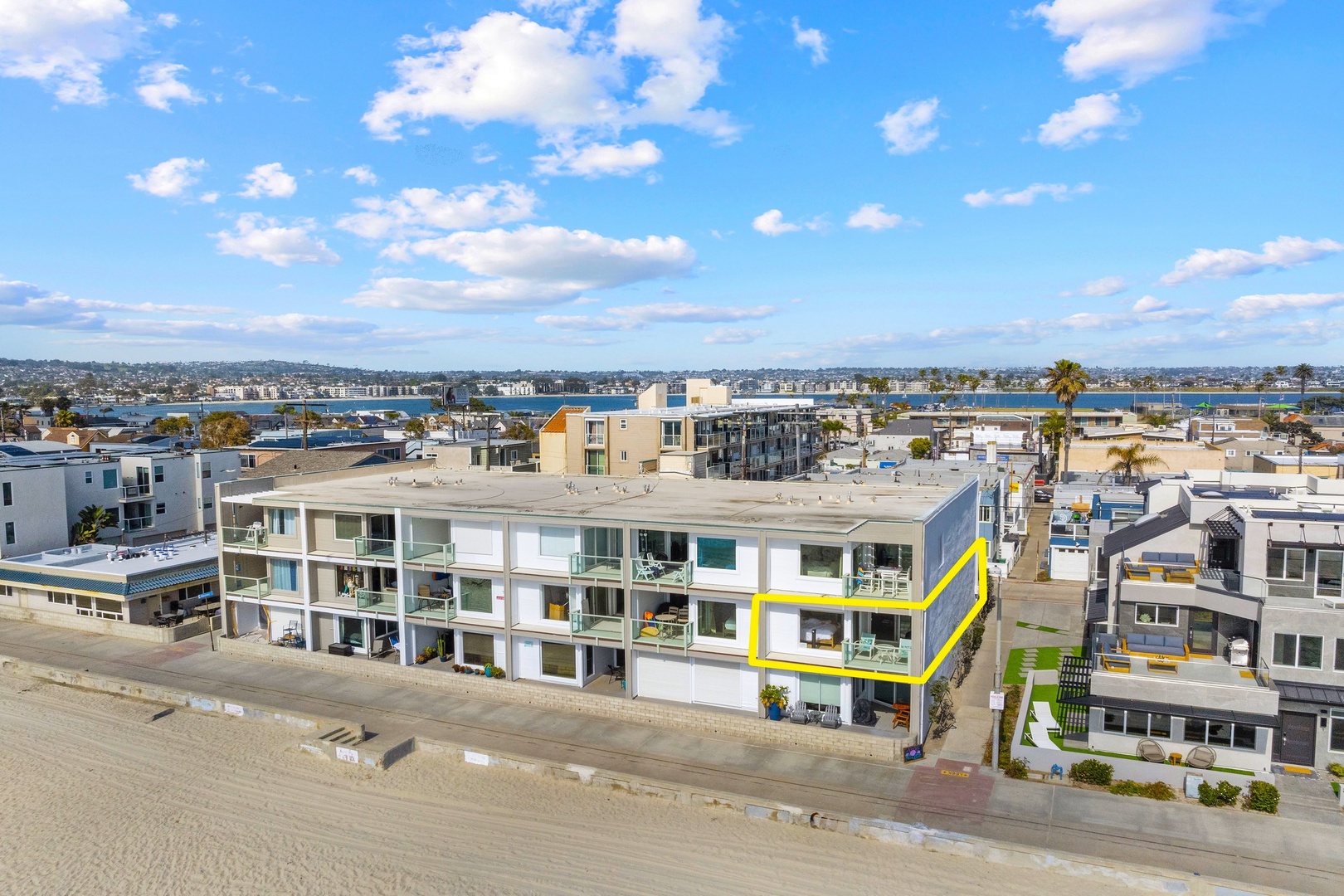 Second-level beach retreat