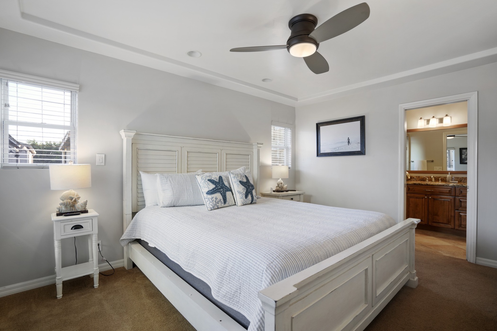 King bed with en-suite bath