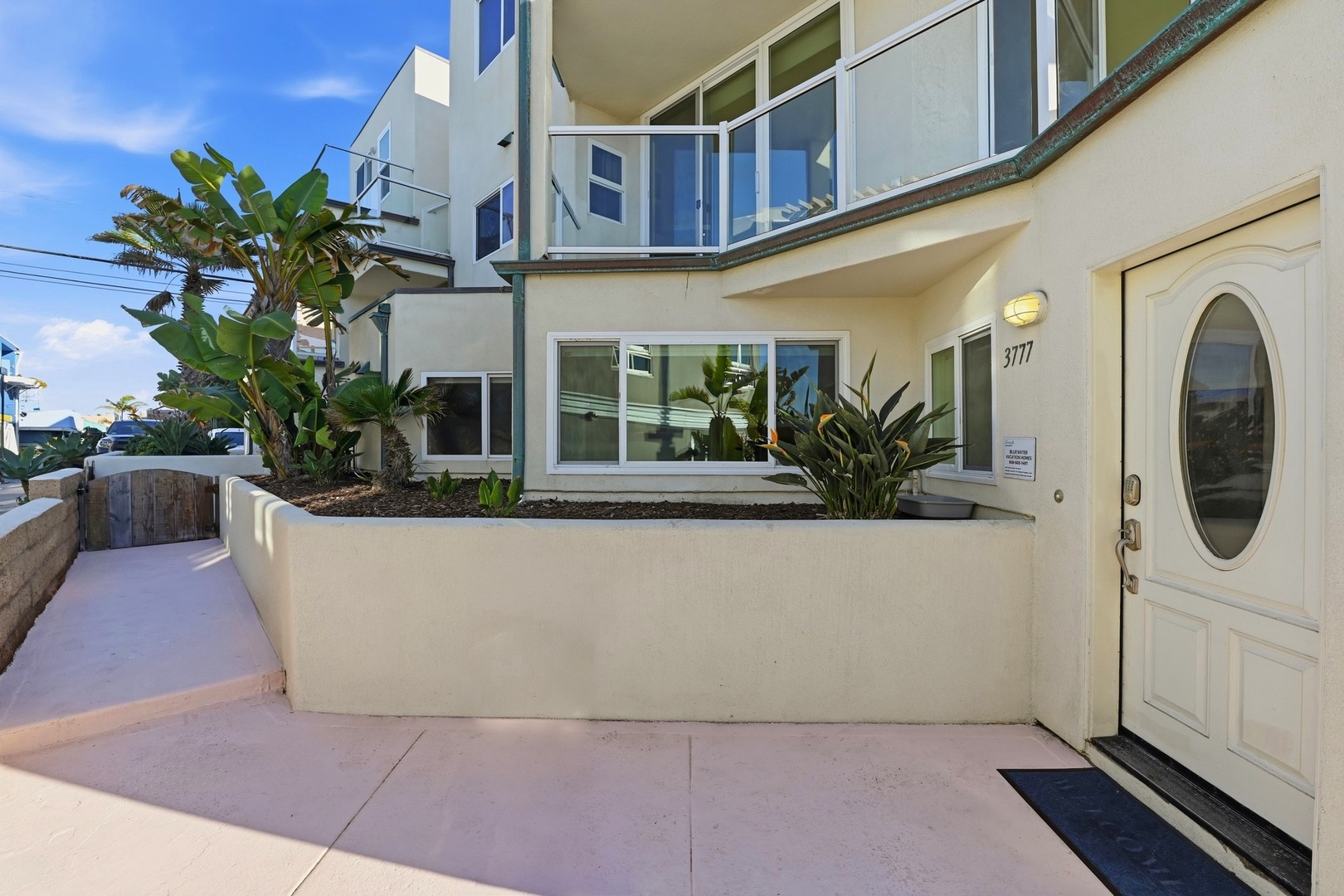 Front entry to the beach house