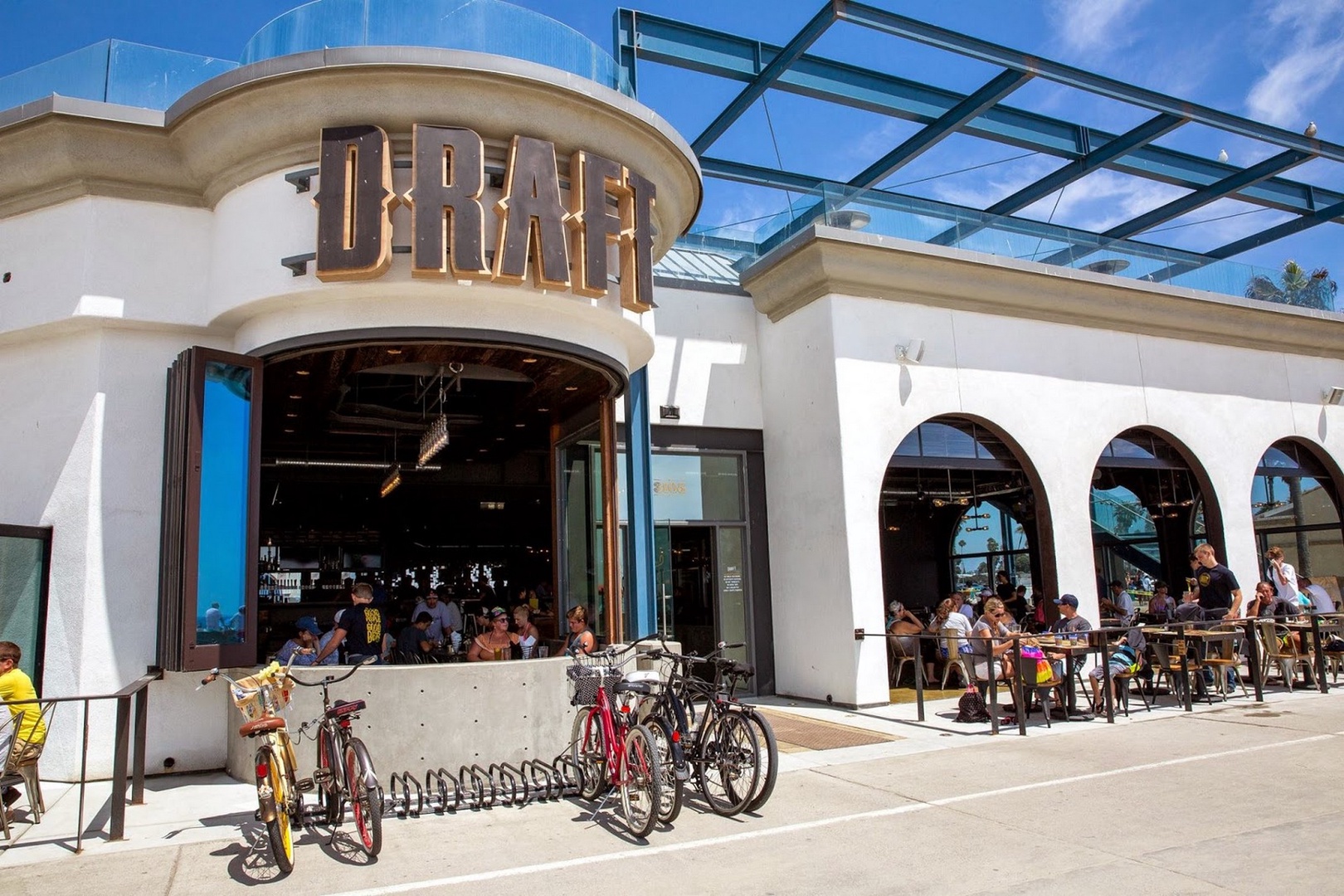 Beachfront dining on the boardwalk