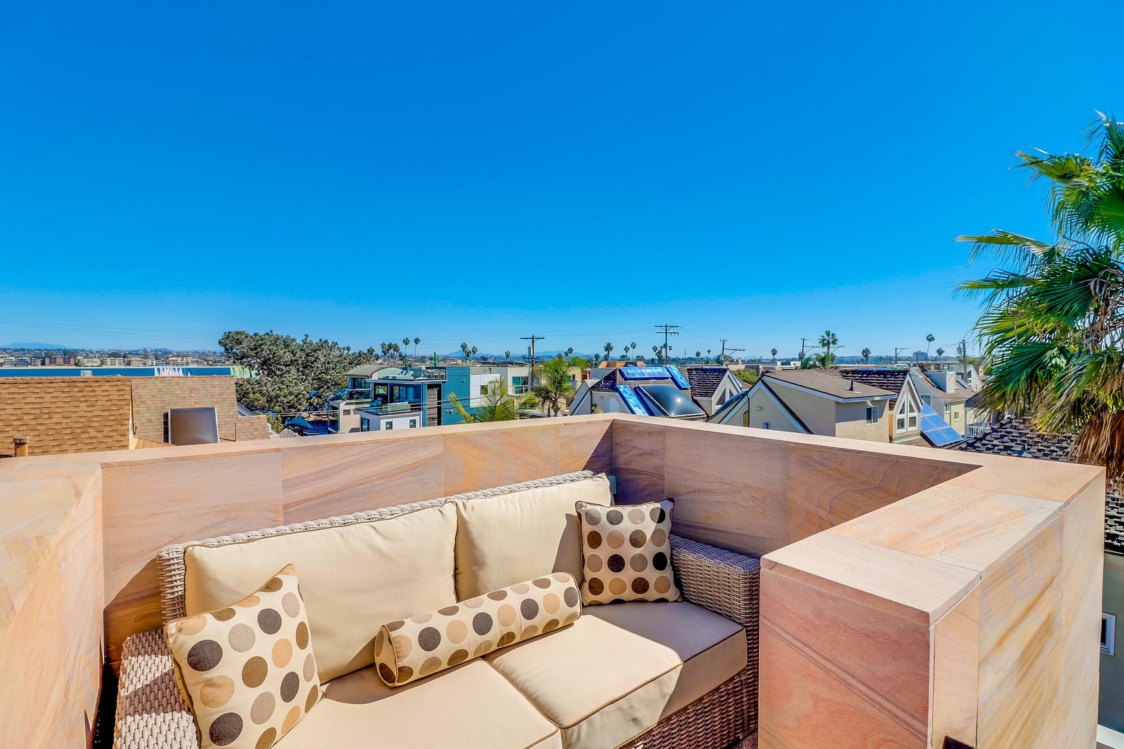 Panoramic rooftop deck views