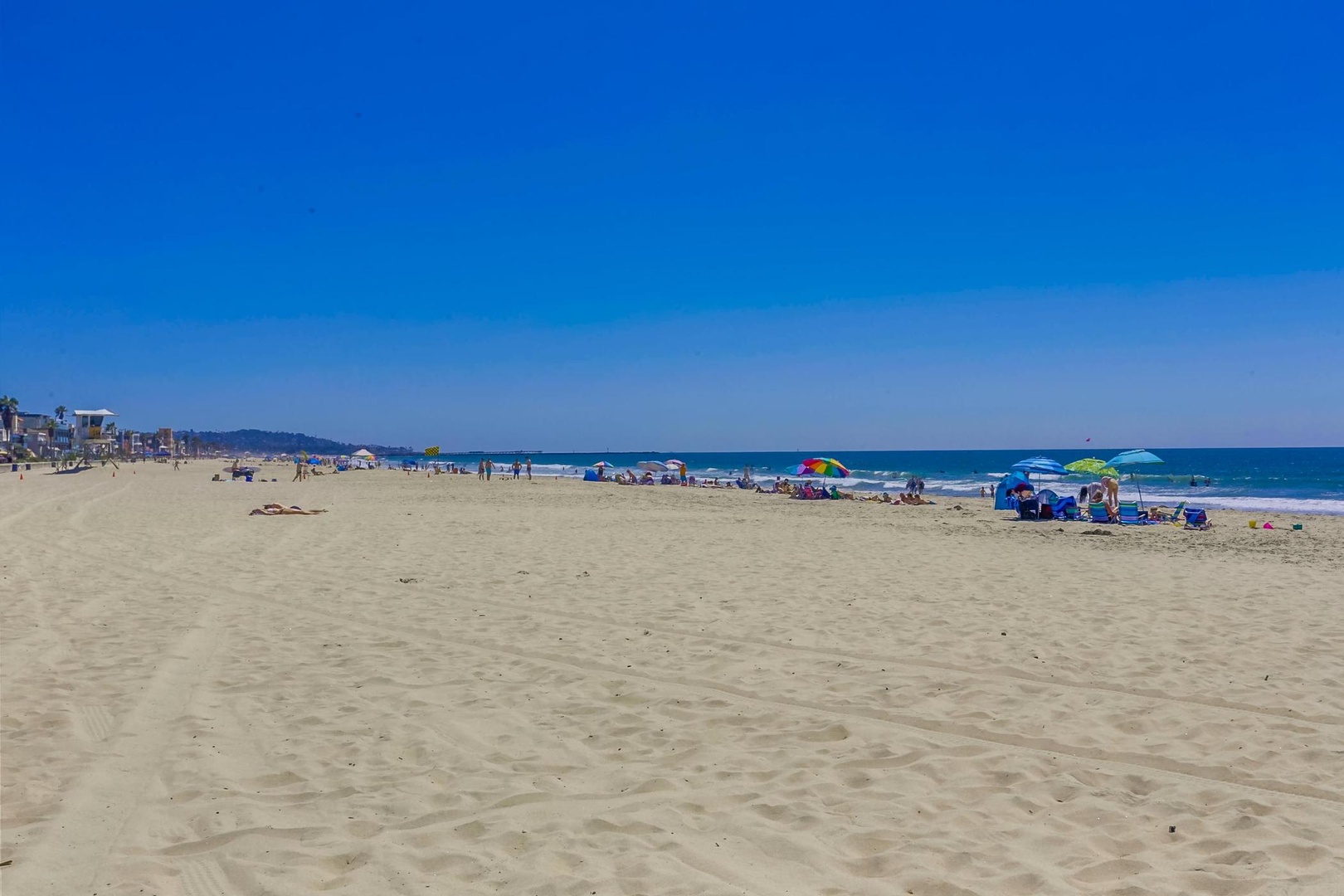 The ocean is just across the strand