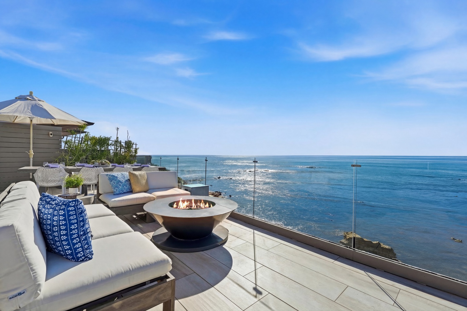 The endless Pacific Ocean horizon