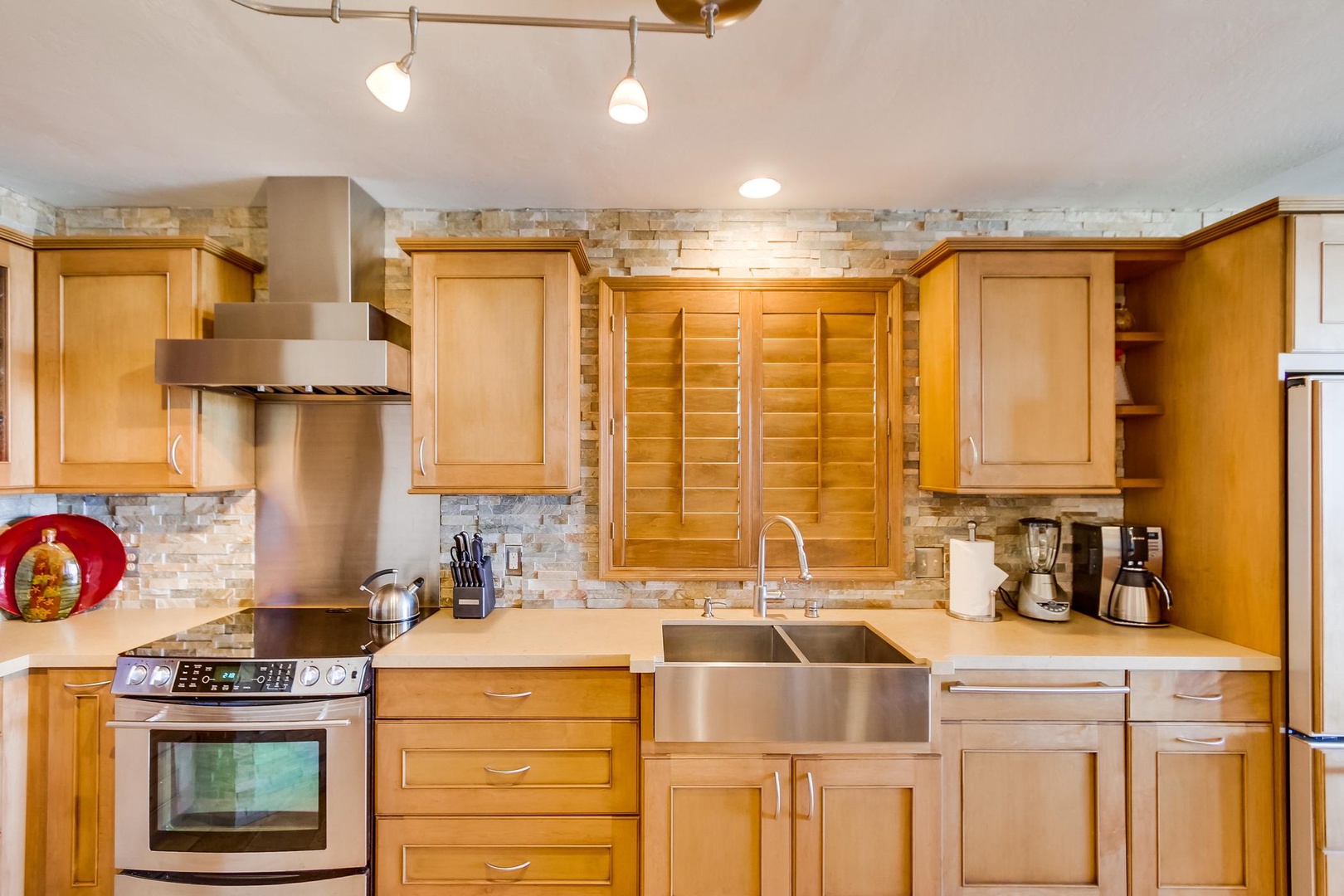 Stone counters and stainless appliances