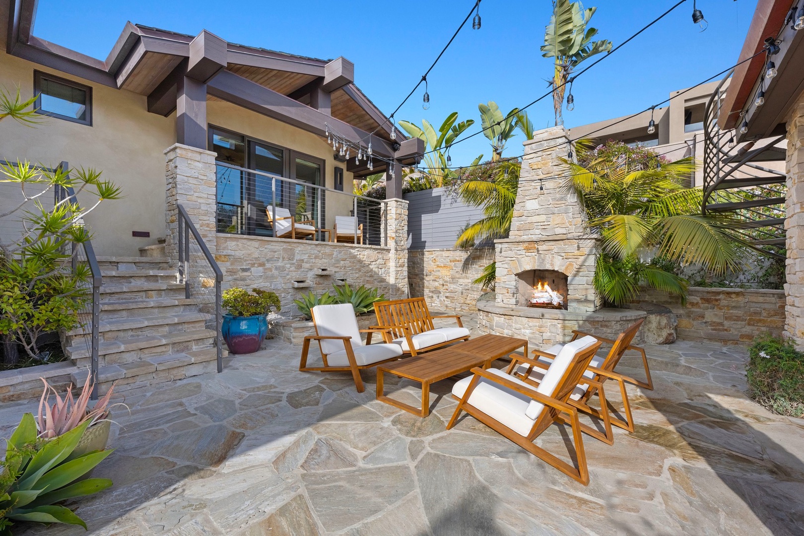 Outdoor fireplace