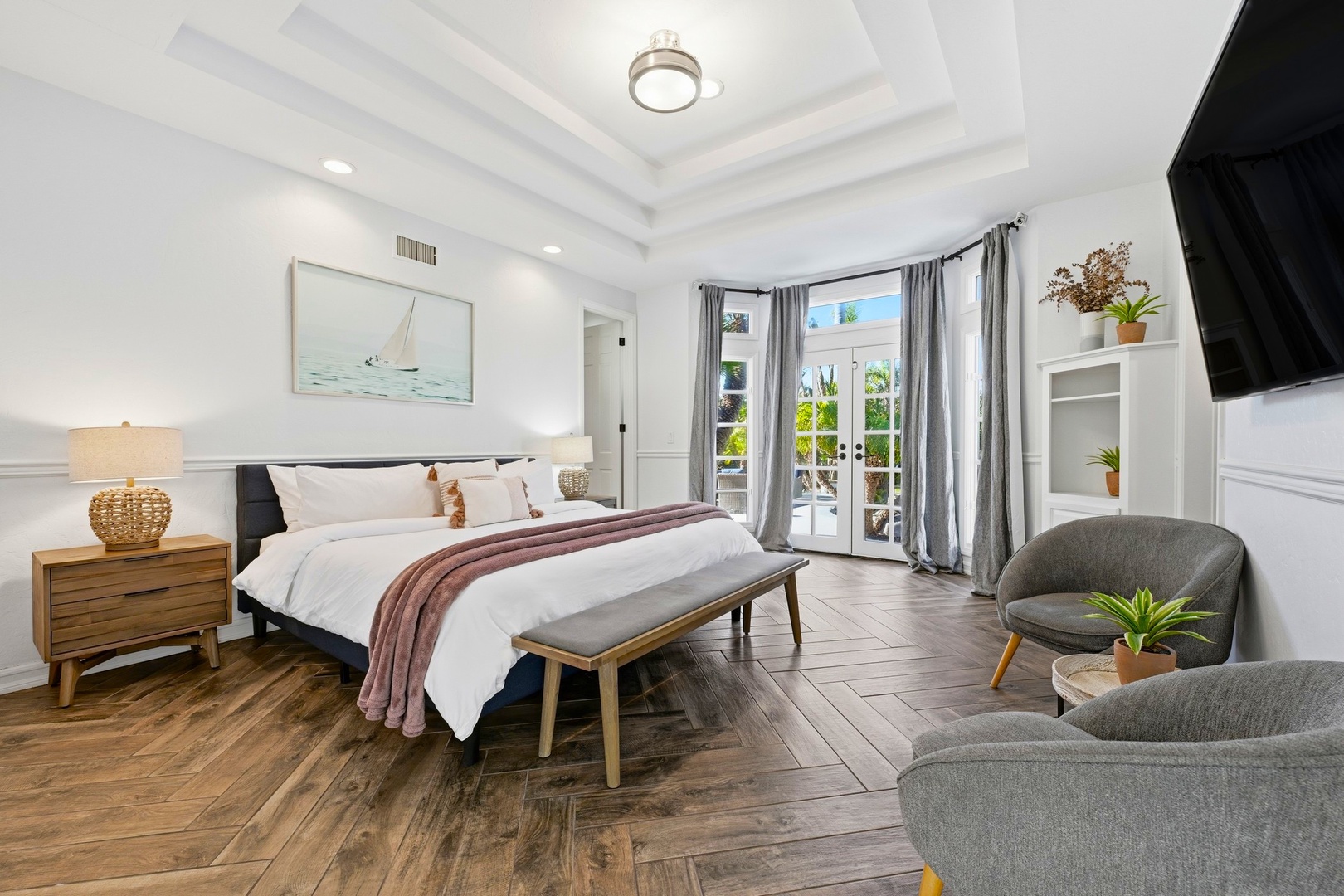 Guest Bedroom 6 with pool access