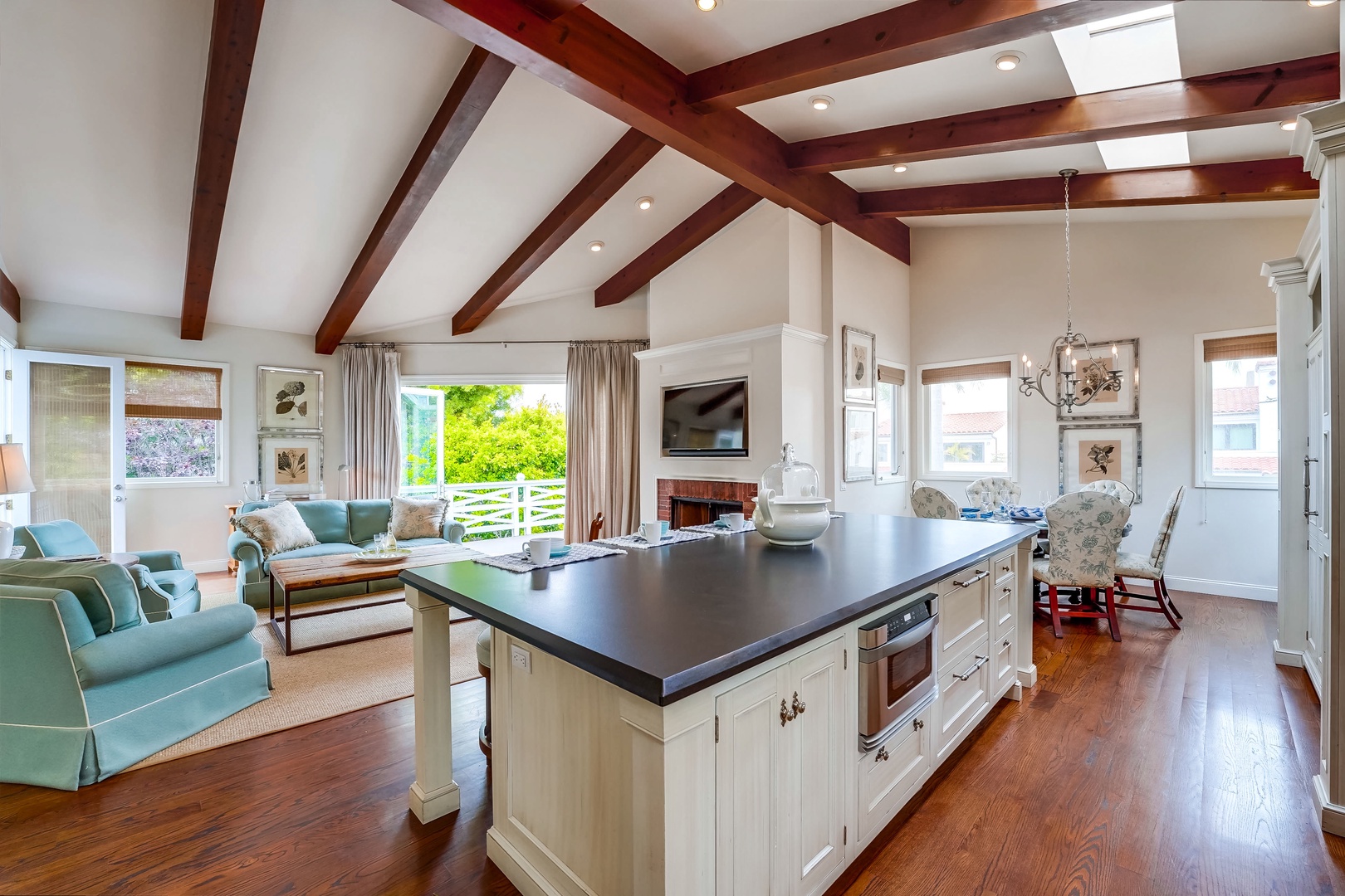 Convenient kitchen island