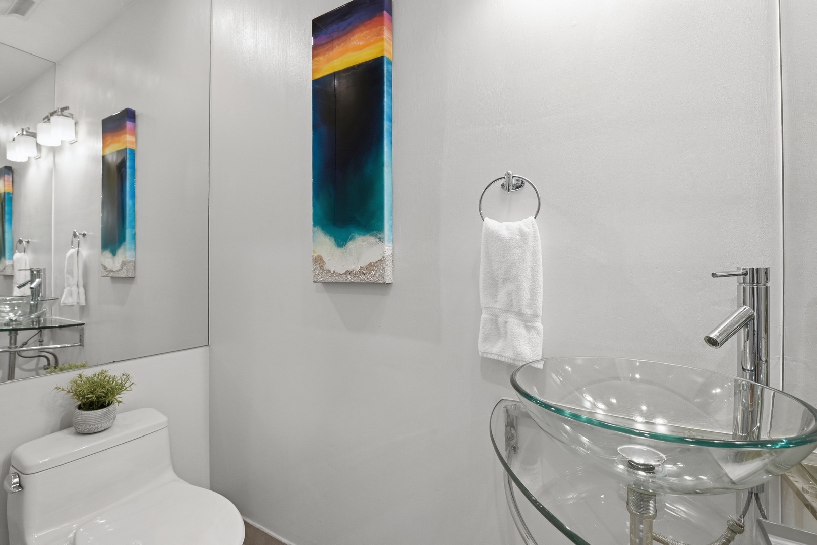Powder bathroom next to the entry.