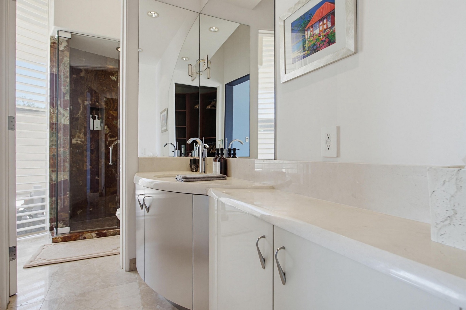 Ensuite with shower