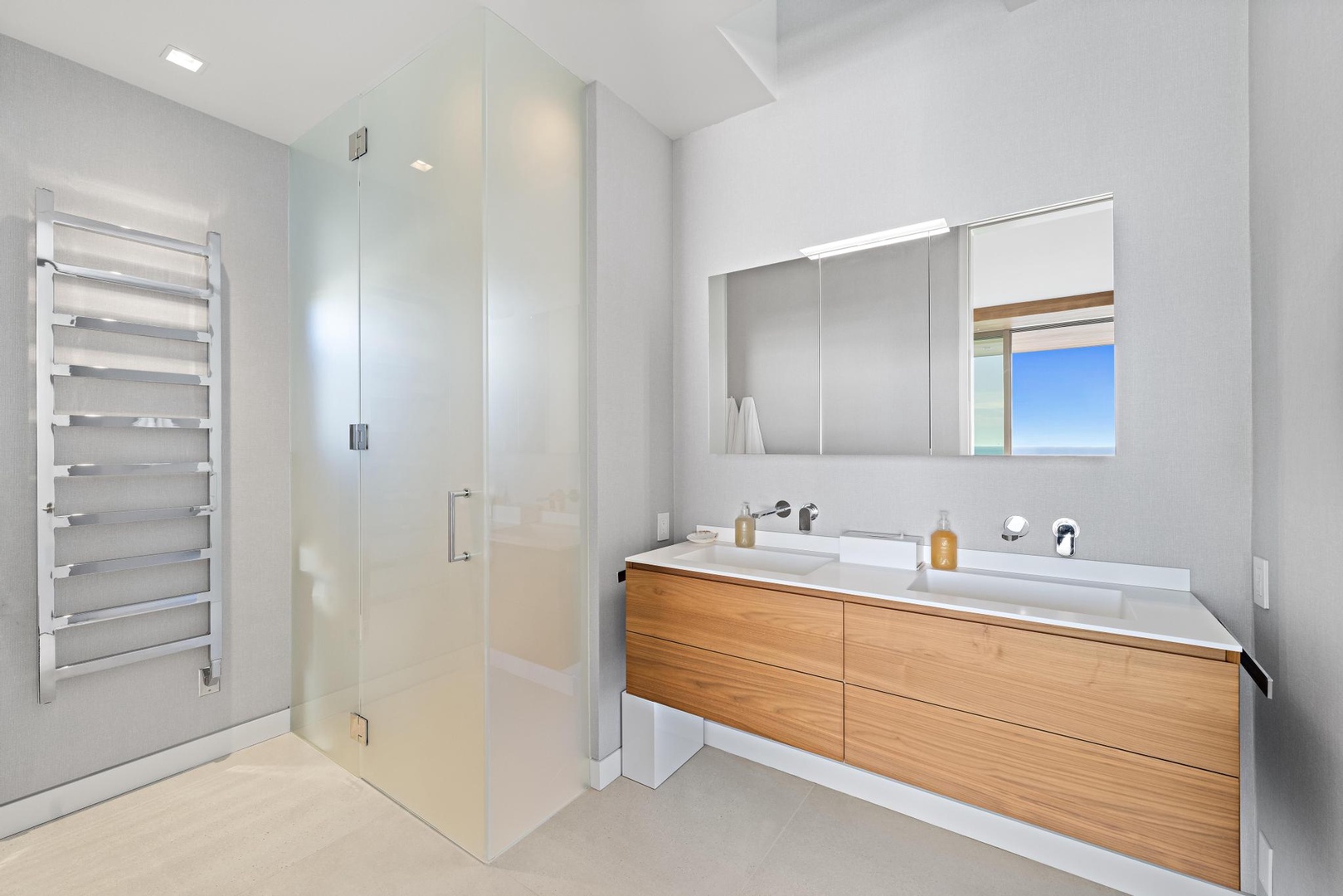 Ocean Suite bathroom