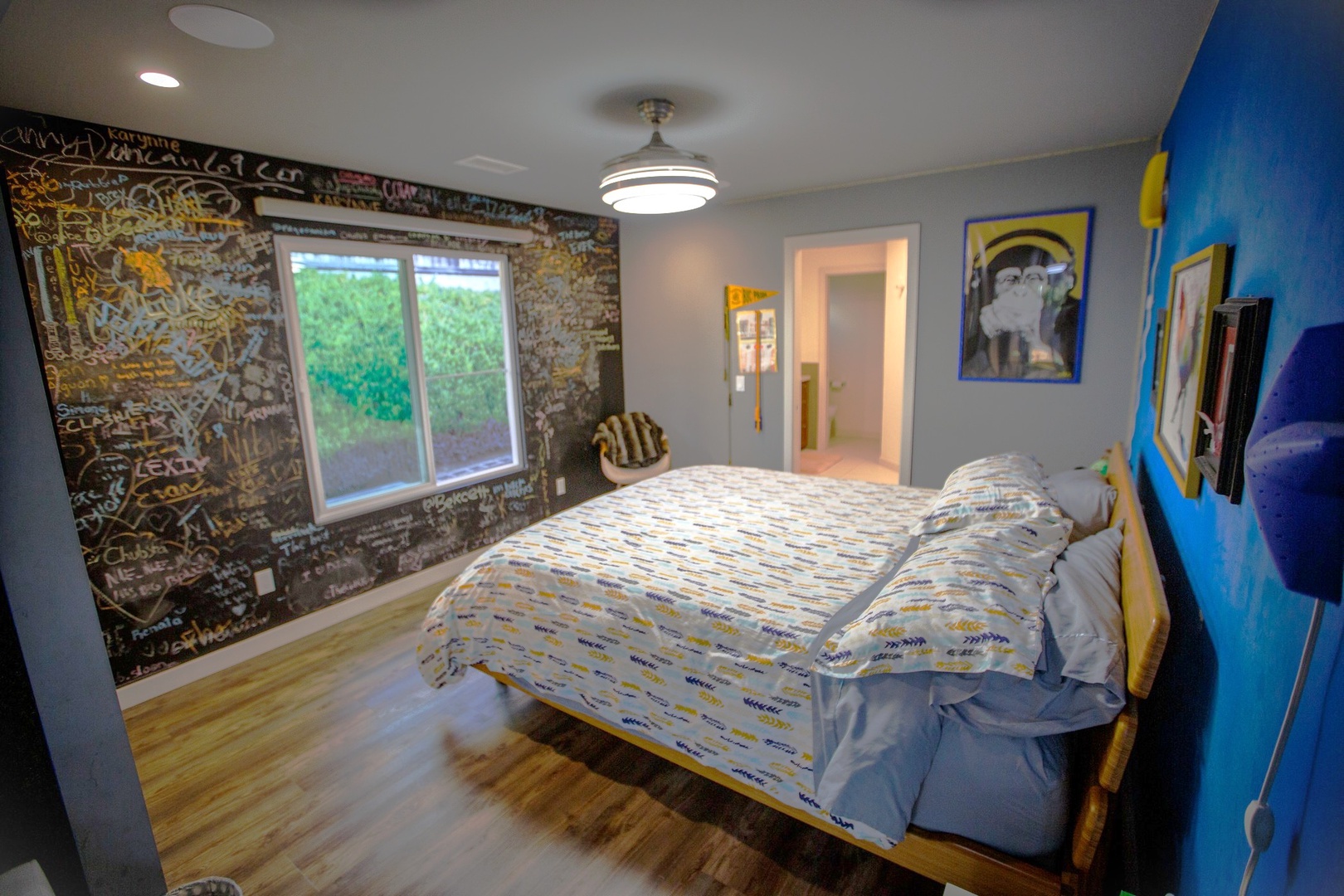 Bedroom Suite 4 with King bed