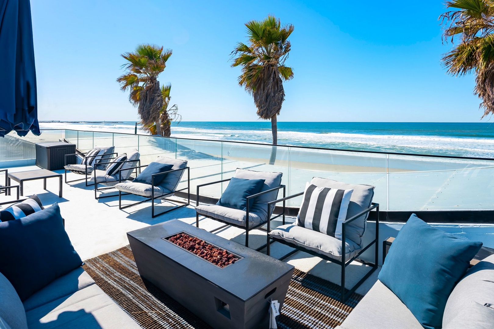 Rooftop deck with fire pit