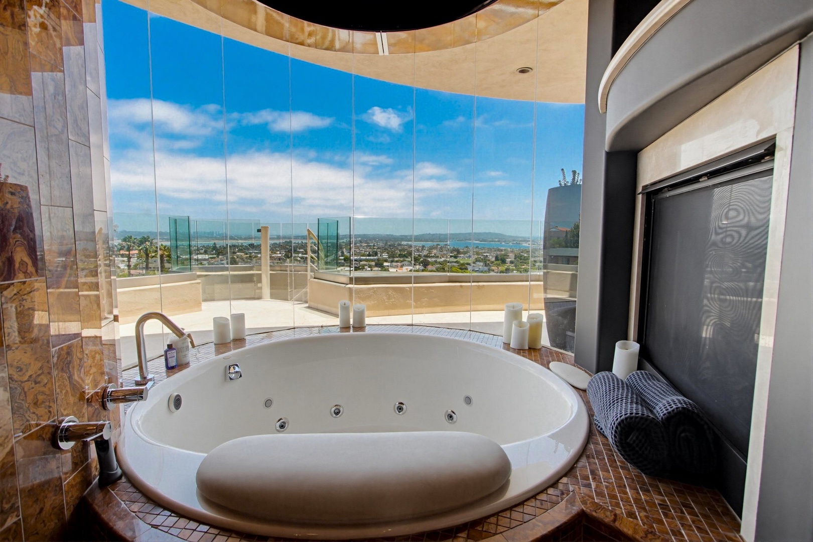 Soak in a jetted tub with sweeping coastal views