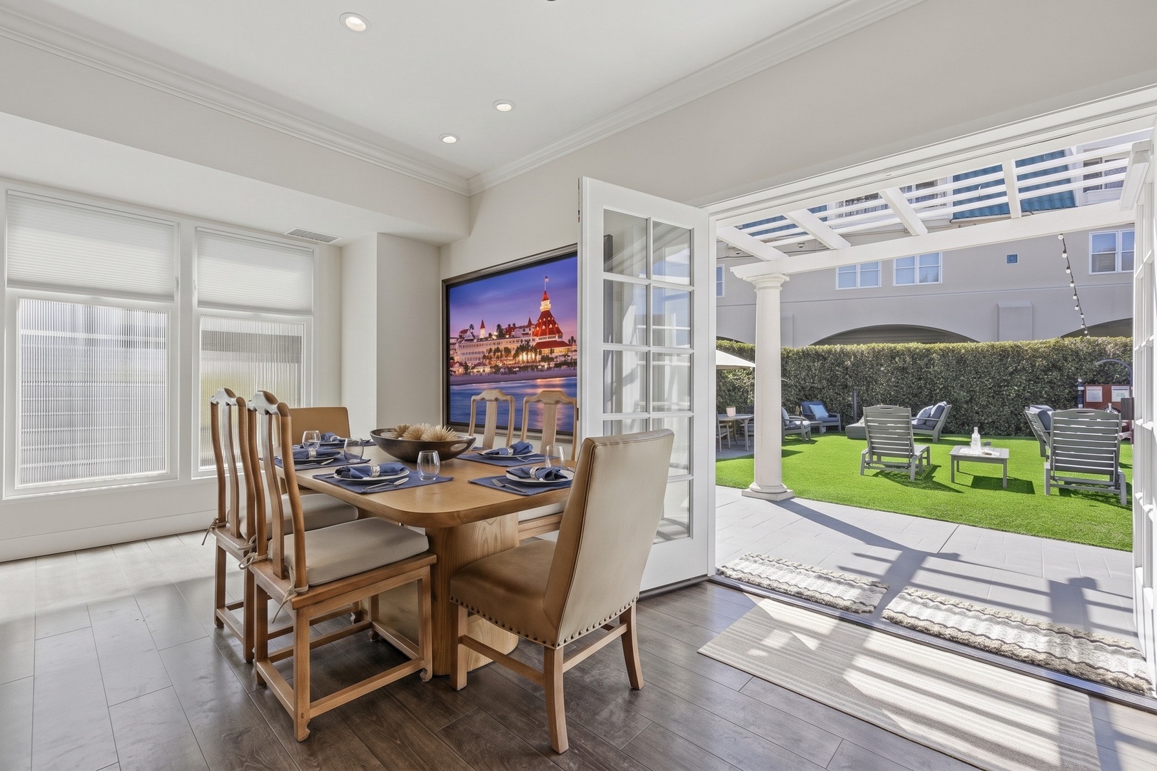 Indoor and outdoor dining