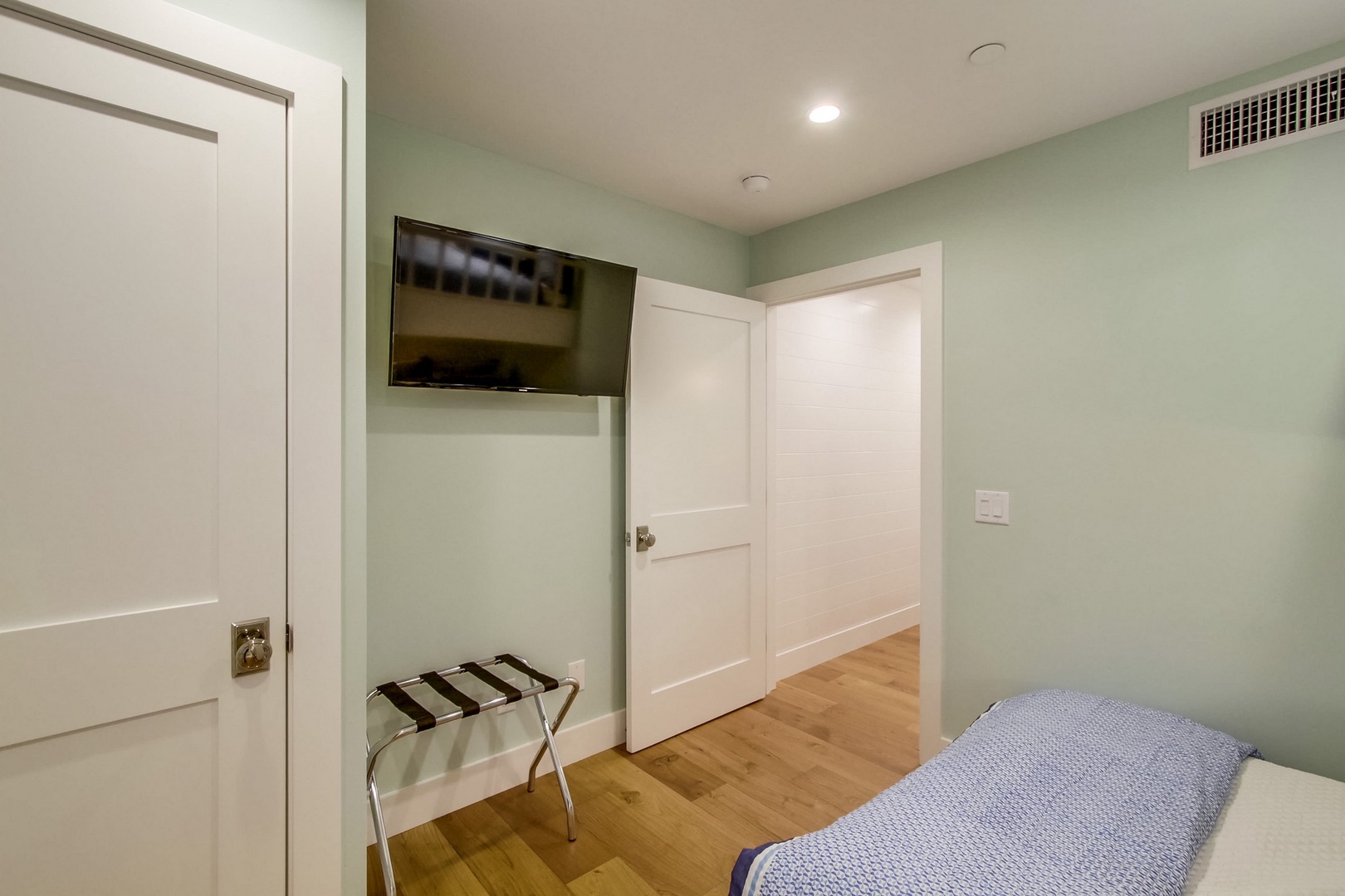 Bunk bedroom with TV