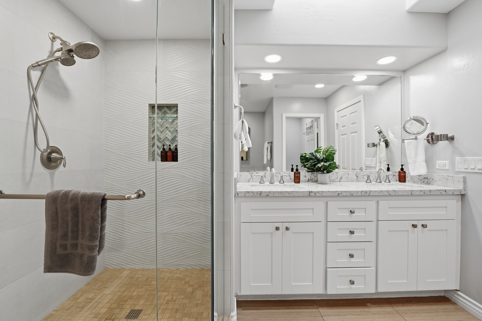 En Suite Walk-in Shower