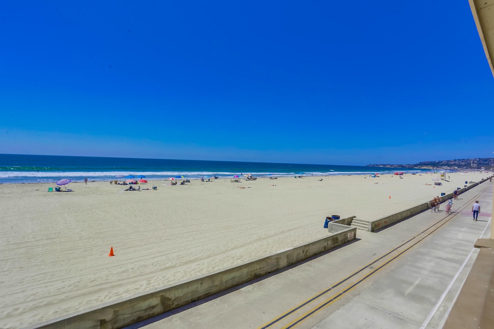 Ocean Front Walk to the north