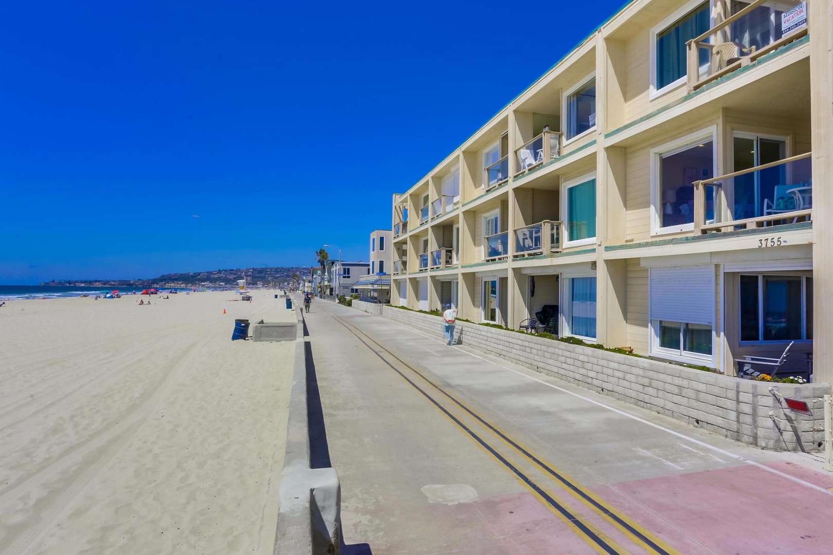 Looking north up the boardwalk