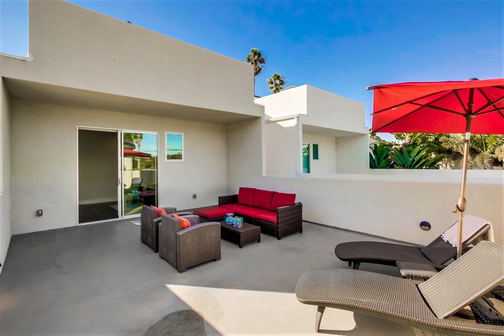 Second-level outdoor living area