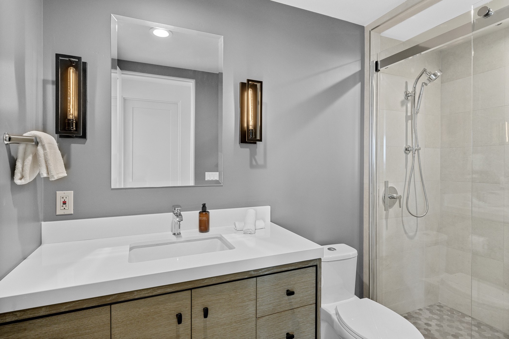 Downstairs bathroom 2 with shower