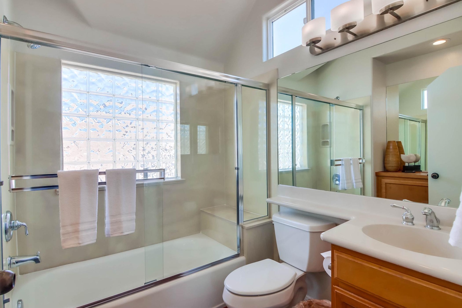 Loft suite bathroom