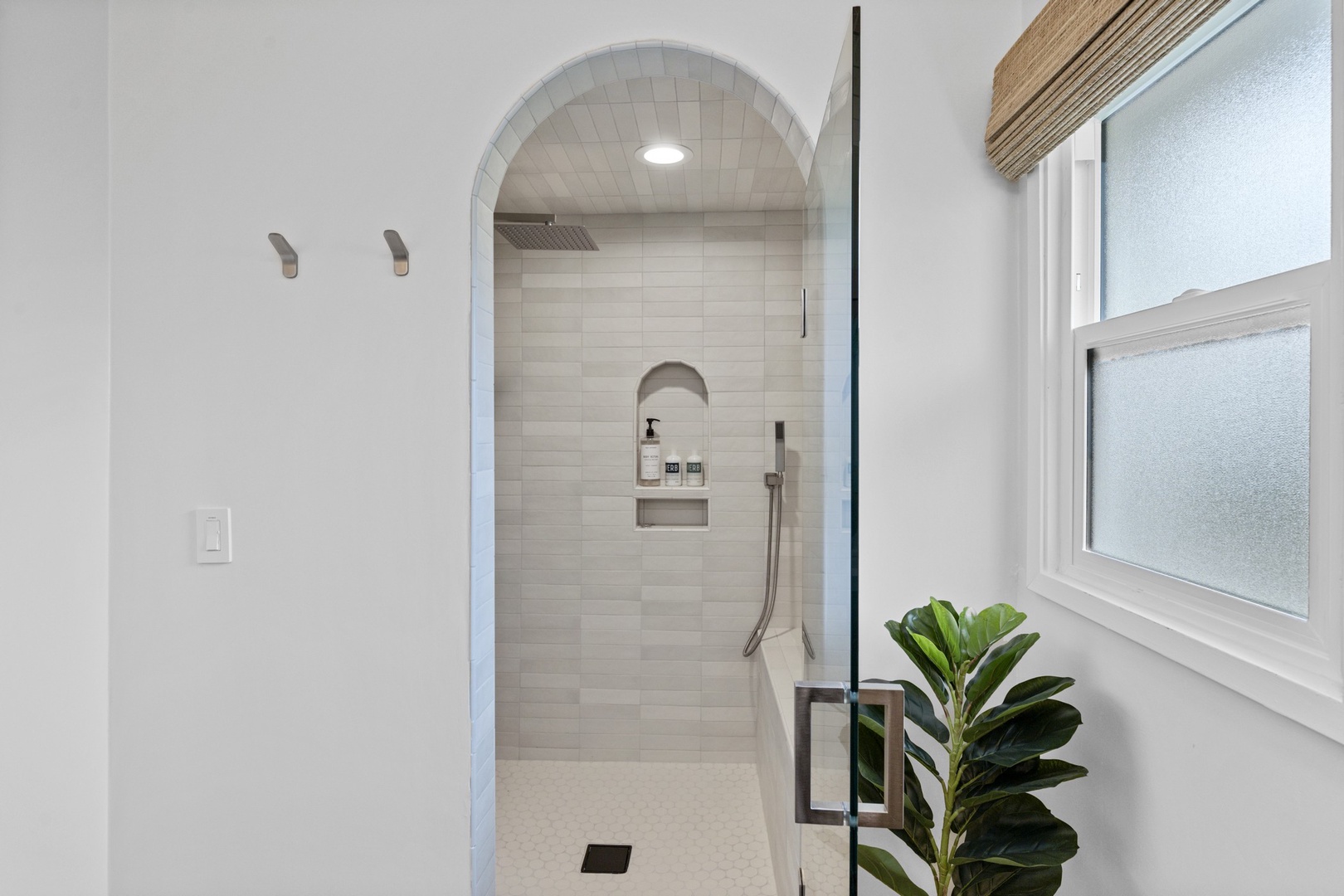 Arched shower