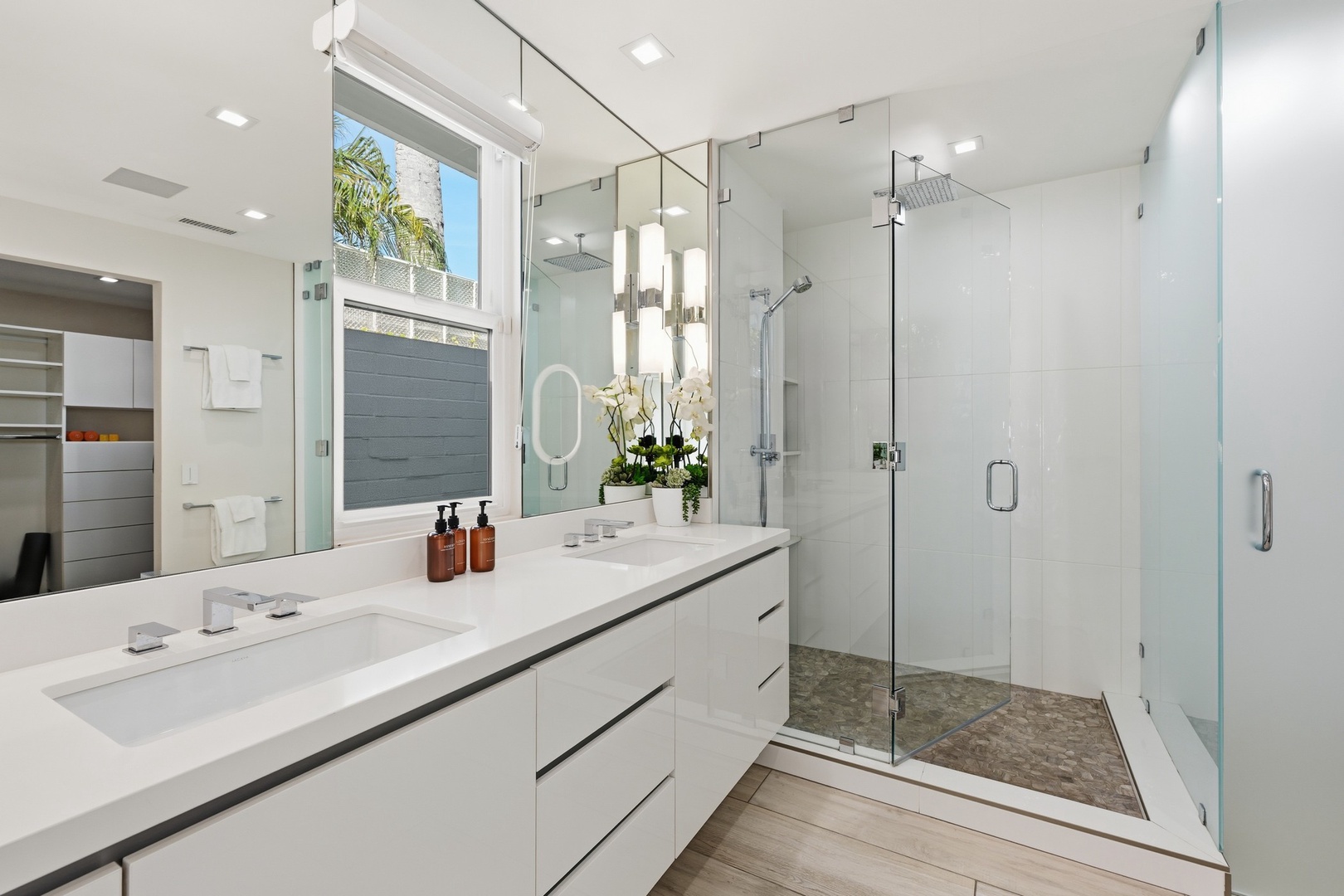 Primary Suite 2 en suite bath