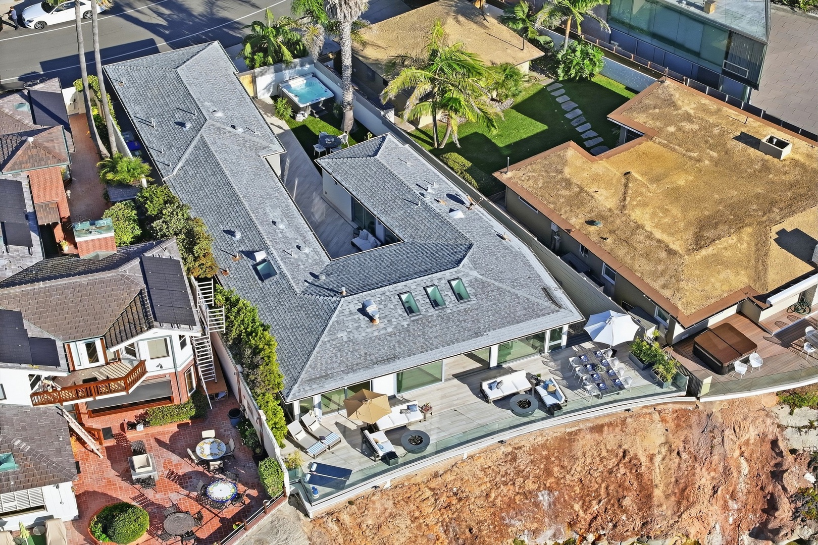 Single level ocean front living