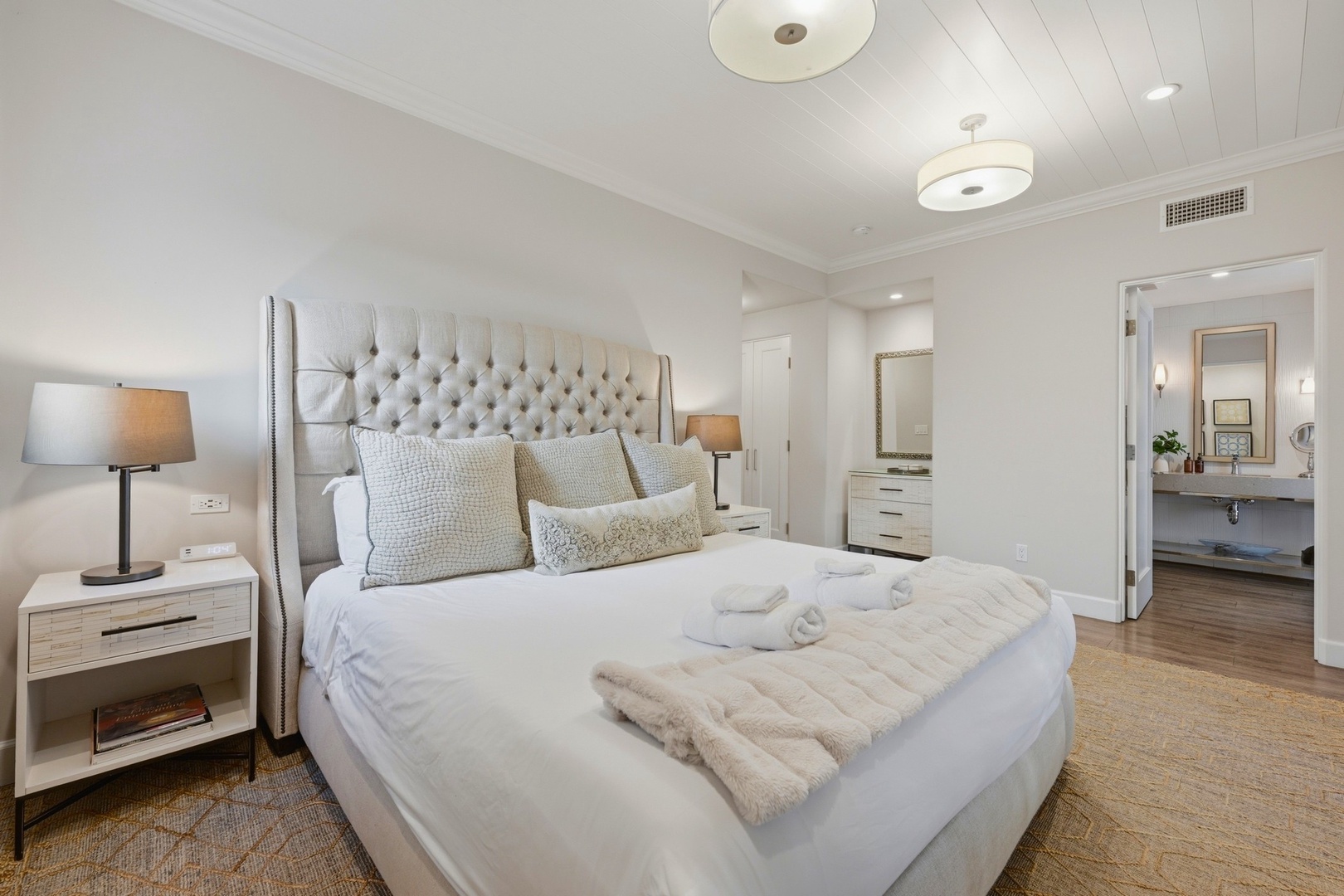 Luxurious Primary Suite