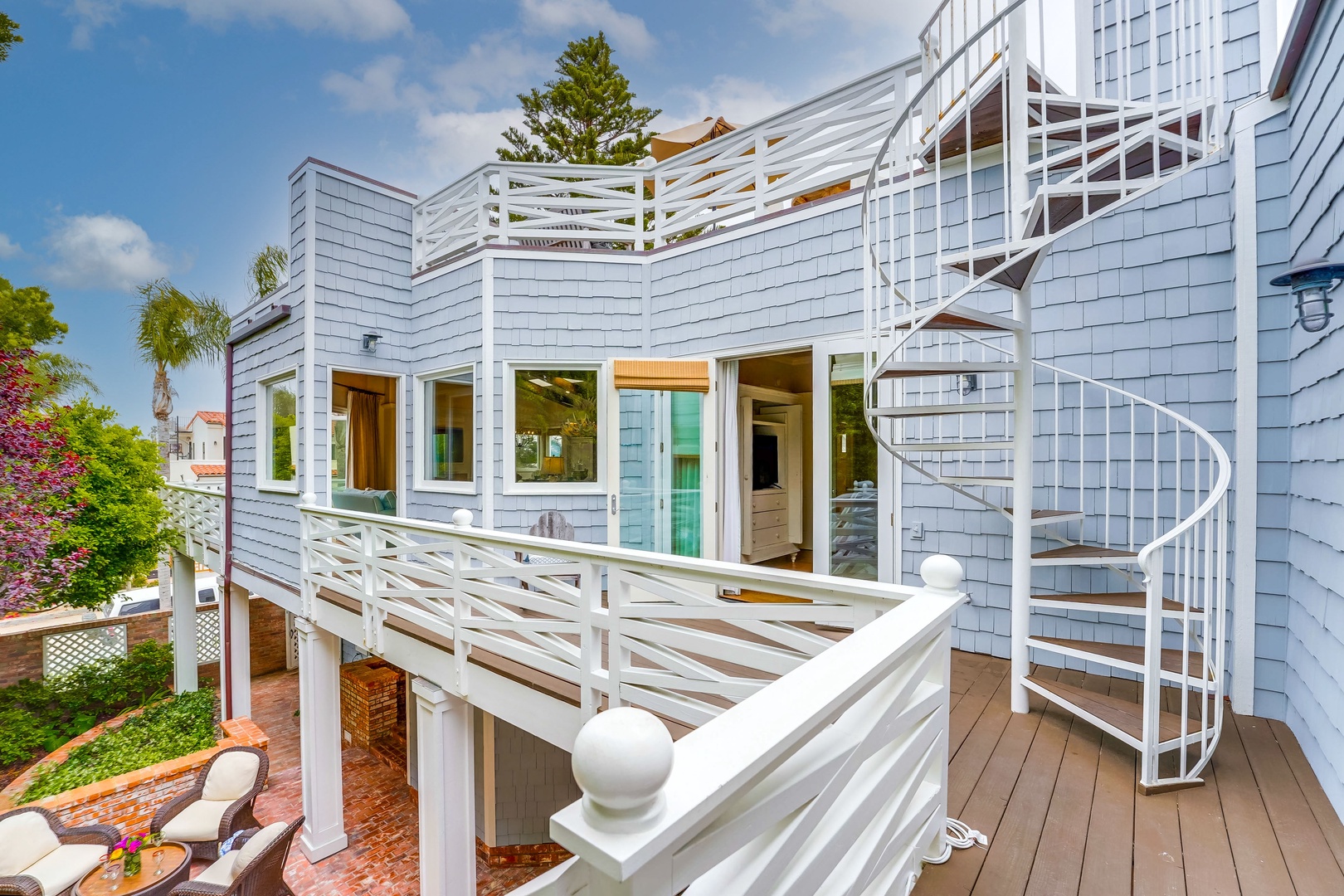 Spiral staircase to the rooftop deck