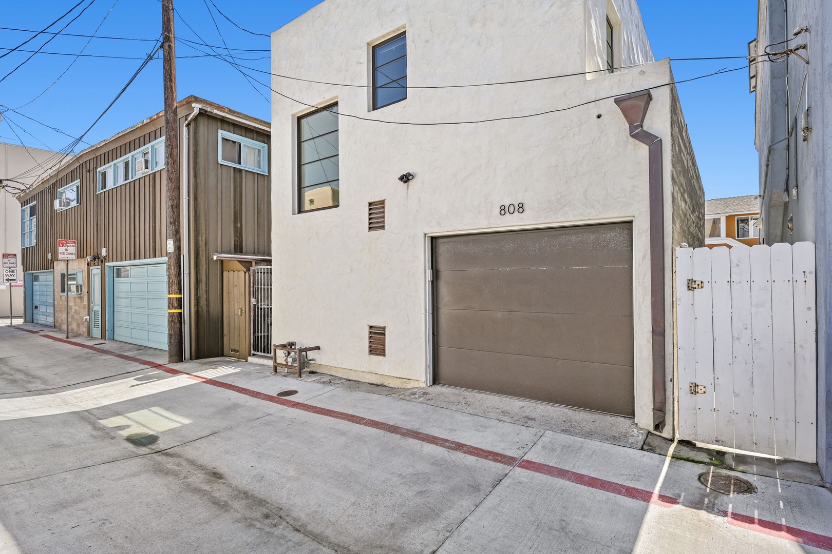 Attached 1 car garage